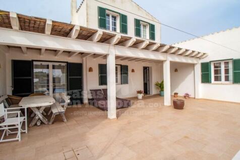 Country house with pool in Llucmasanes