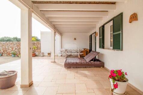 Country house with pool in Llucmasanes