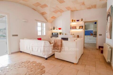 Country house with pool in Llucmasanes