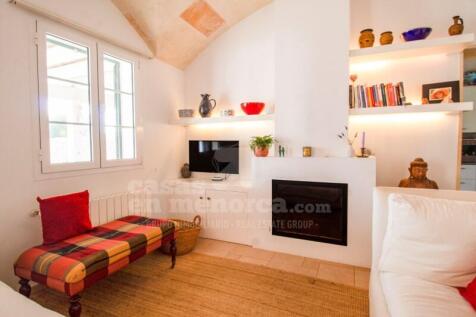 Country house with pool in Llucmasanes