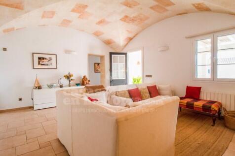 Country house with pool in Llucmasanes