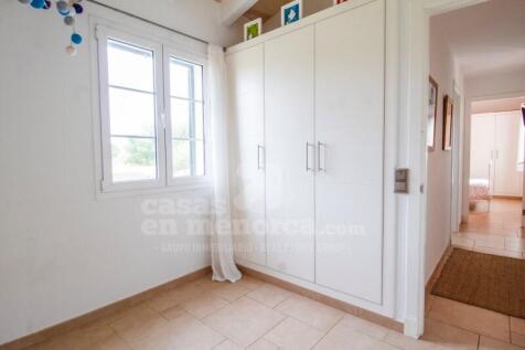 Country house with pool in Llucmasanes