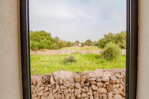 Country house with pool in Llucmasanes