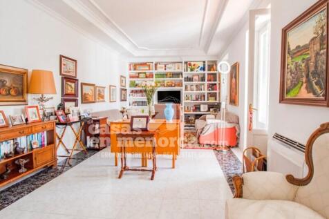 Apartment with lift and garden in Mahón