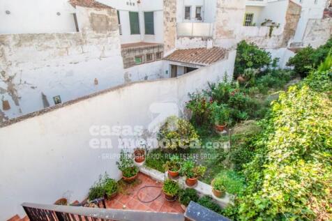 Apartment with lift and garden in Mahón