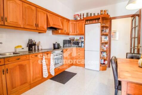 Apartment with lift and garden in Mahón