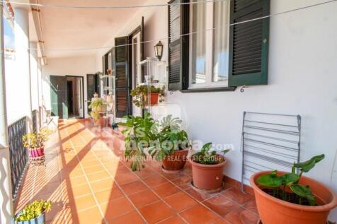 Apartment with lift and garden in Mahón