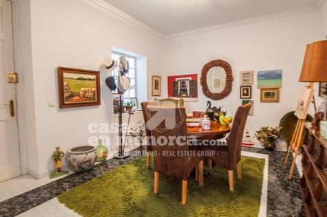 Apartment with lift and garden in Mahón