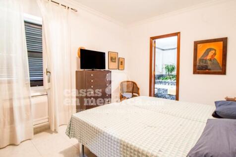 Apartment with lift and garden in Mahón