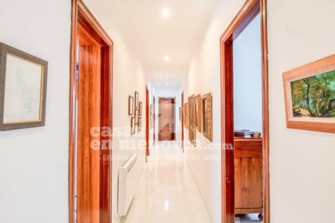 Apartment with lift and garden in Mahón