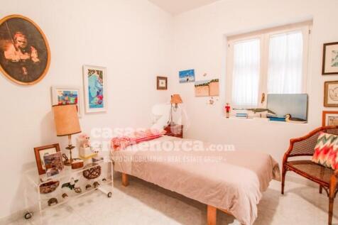 Apartment with lift and garden in Mahón