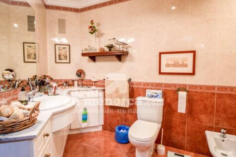 Apartment with lift and garden in Mahón