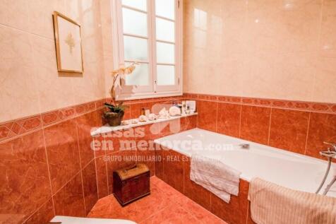 Apartment with lift and garden in Mahón