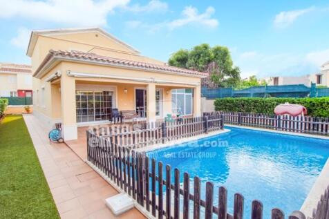 Villa with pool in Malbuger