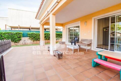 Villa with pool in Malbuger