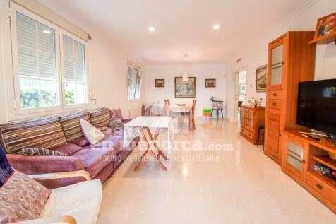 Villa with pool in Malbuger