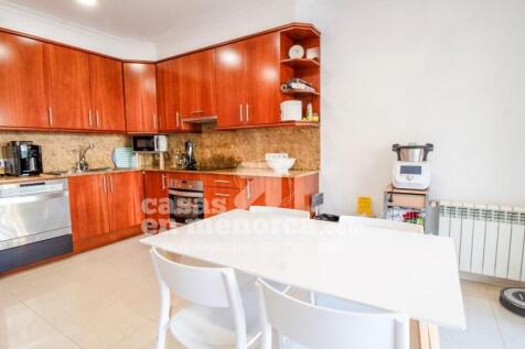 Villa with pool in Malbuger