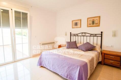 Villa with pool in Malbuger