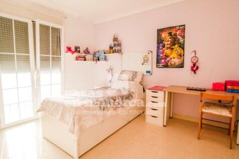 Villa with pool in Malbuger