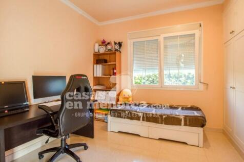 Villa with pool in Malbuger