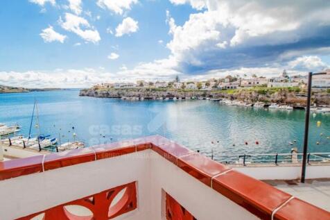 House on the seafront of Es Castell