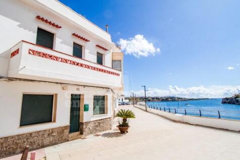 House on the seafront of Es Castell