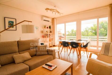 Licensed flat in Coves Noves