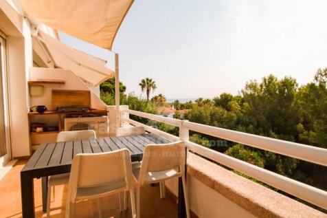 Licensed flat in Coves Noves