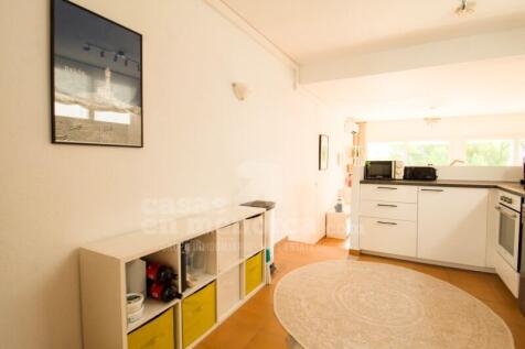 Licensed flat in Coves Noves