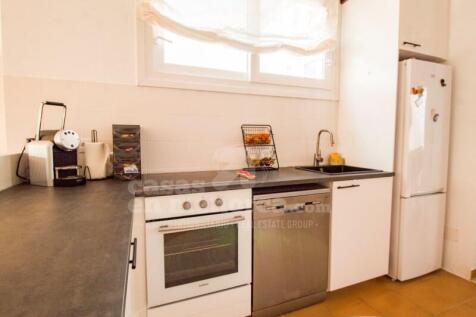 Licensed flat in Coves Noves