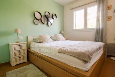 Licensed flat in Coves Noves