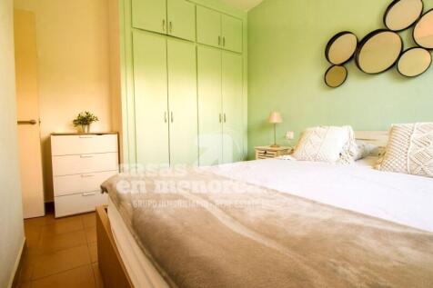 Licensed flat in Coves Noves