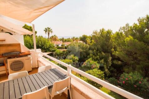 Licensed flat in Coves Noves