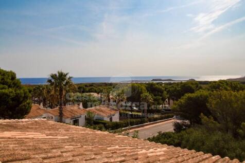 Licensed flat in Coves Noves