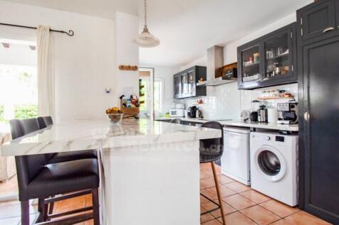 Villa with pool in Binisafua