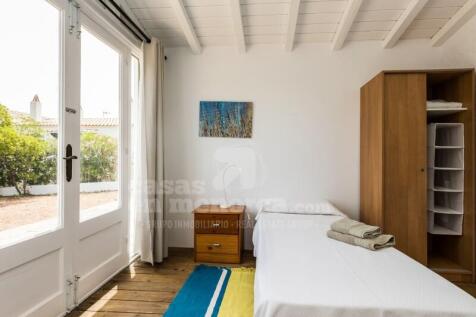 Villa for sale in Cala Llonga