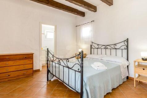 Villa for sale in Cala Llonga