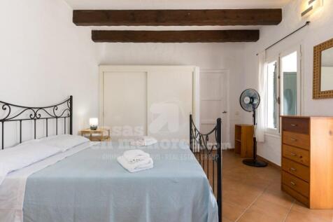 Villa for sale in Cala Llonga