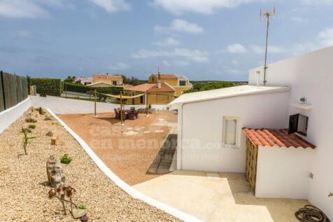 Villa for sale in Cala Llonga