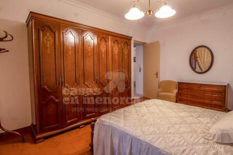 House with patio in Es Castell