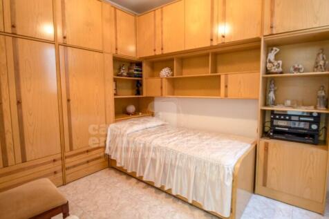 House with patio in Es Castell