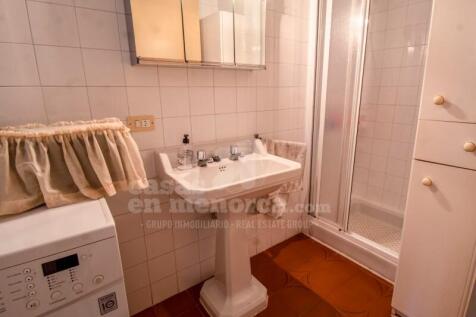 House with patio in Es Castell