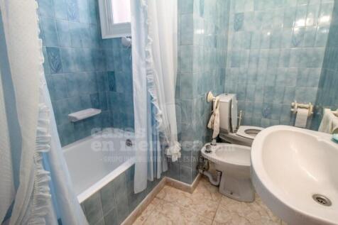 House with patio in Es Castell