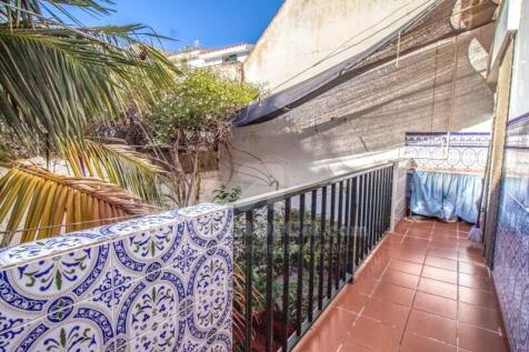 House with patio in Es Castell