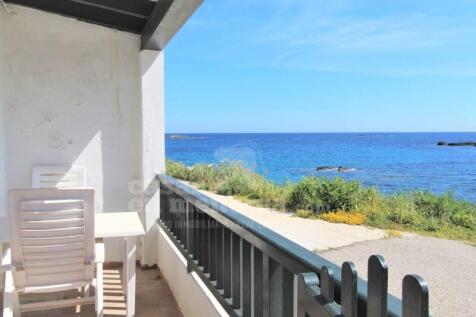 House on the seafront in Sa Mesquida