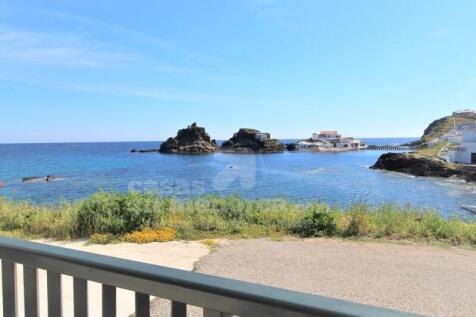 House on the seafront in Sa Mesquida