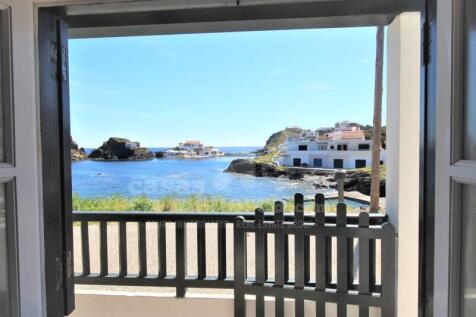 House on the seafront in Sa Mesquida