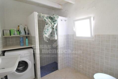 Bathroom house first line sa mesquida