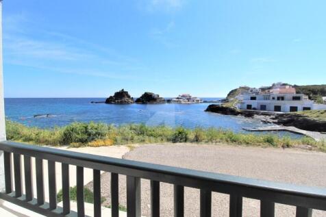 House on the seafront in Sa Mesquida