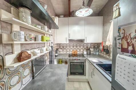 Detached villa with garden in Son Carrió